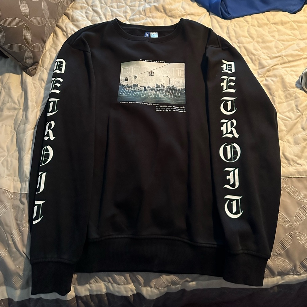 H&M Black Detroit Print Crewneck Sweater
